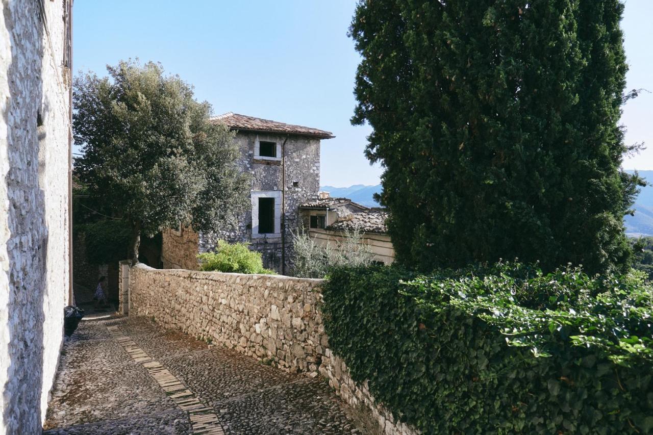 Albergo Diffuso Crispolti Labro Buitenkant foto