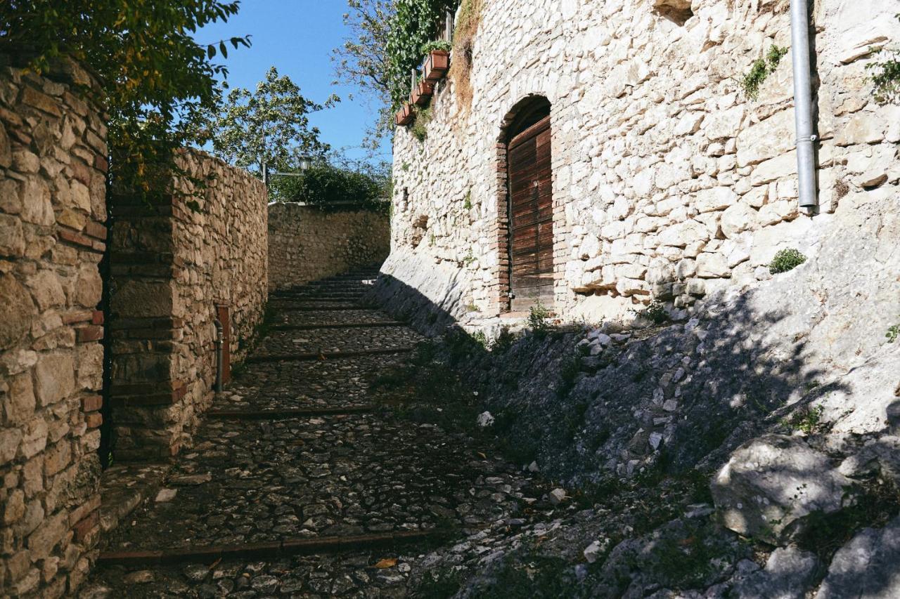 Albergo Diffuso Crispolti Labro Buitenkant foto