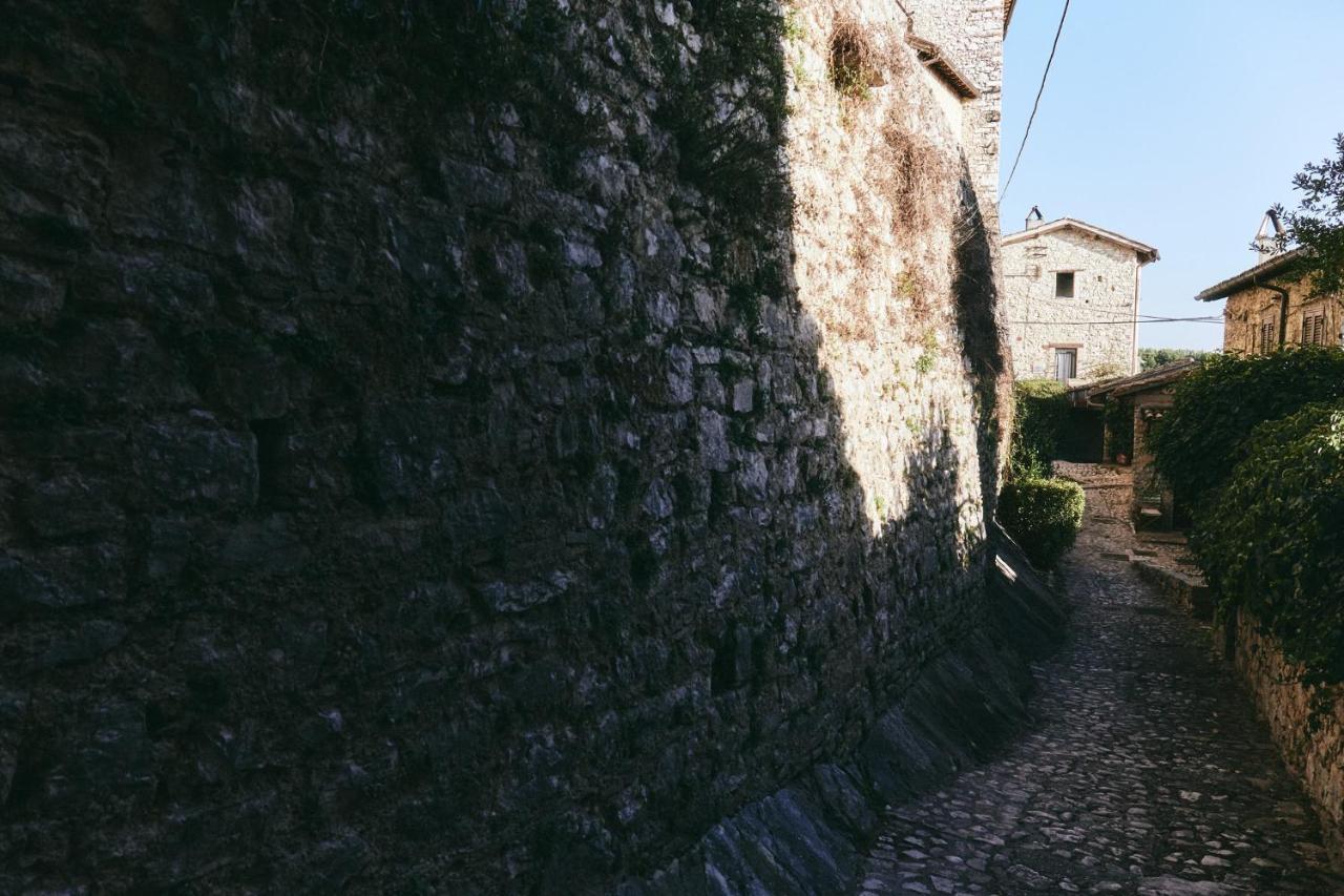 Albergo Diffuso Crispolti Labro Buitenkant foto