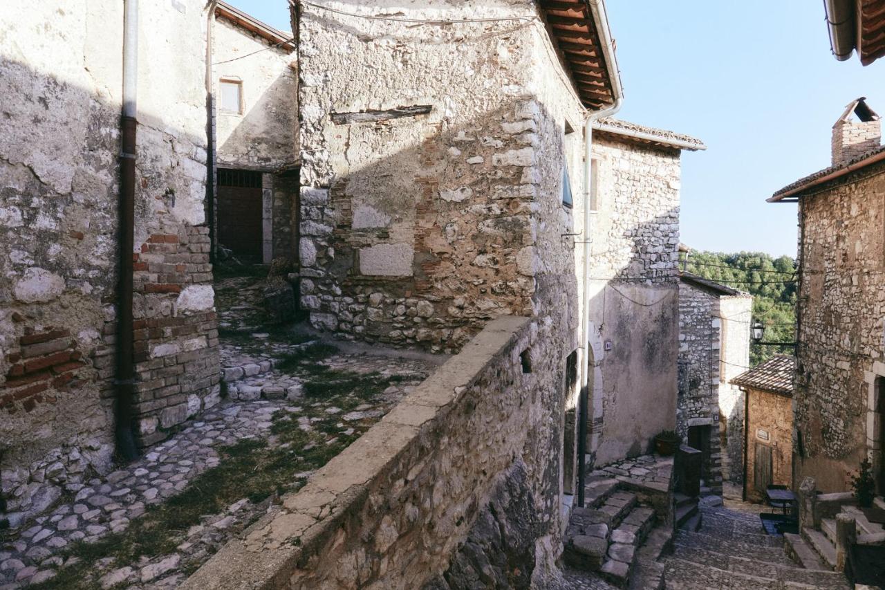 Albergo Diffuso Crispolti Labro Buitenkant foto