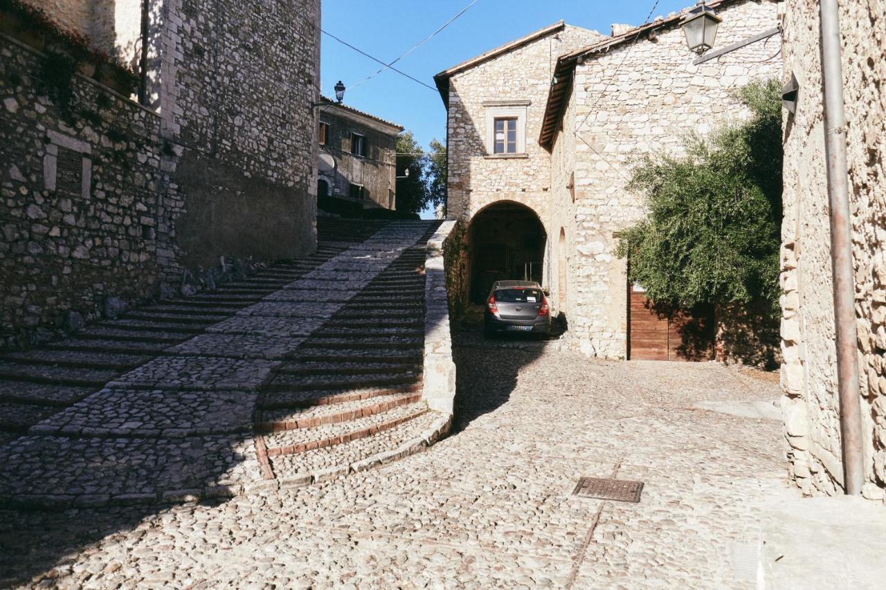 Albergo Diffuso Crispolti Labro Buitenkant foto