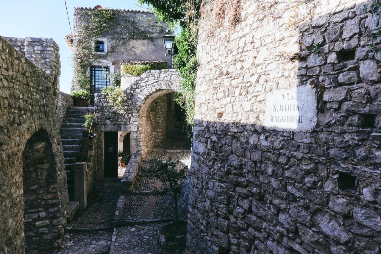 Albergo Diffuso Crispolti Labro Buitenkant foto