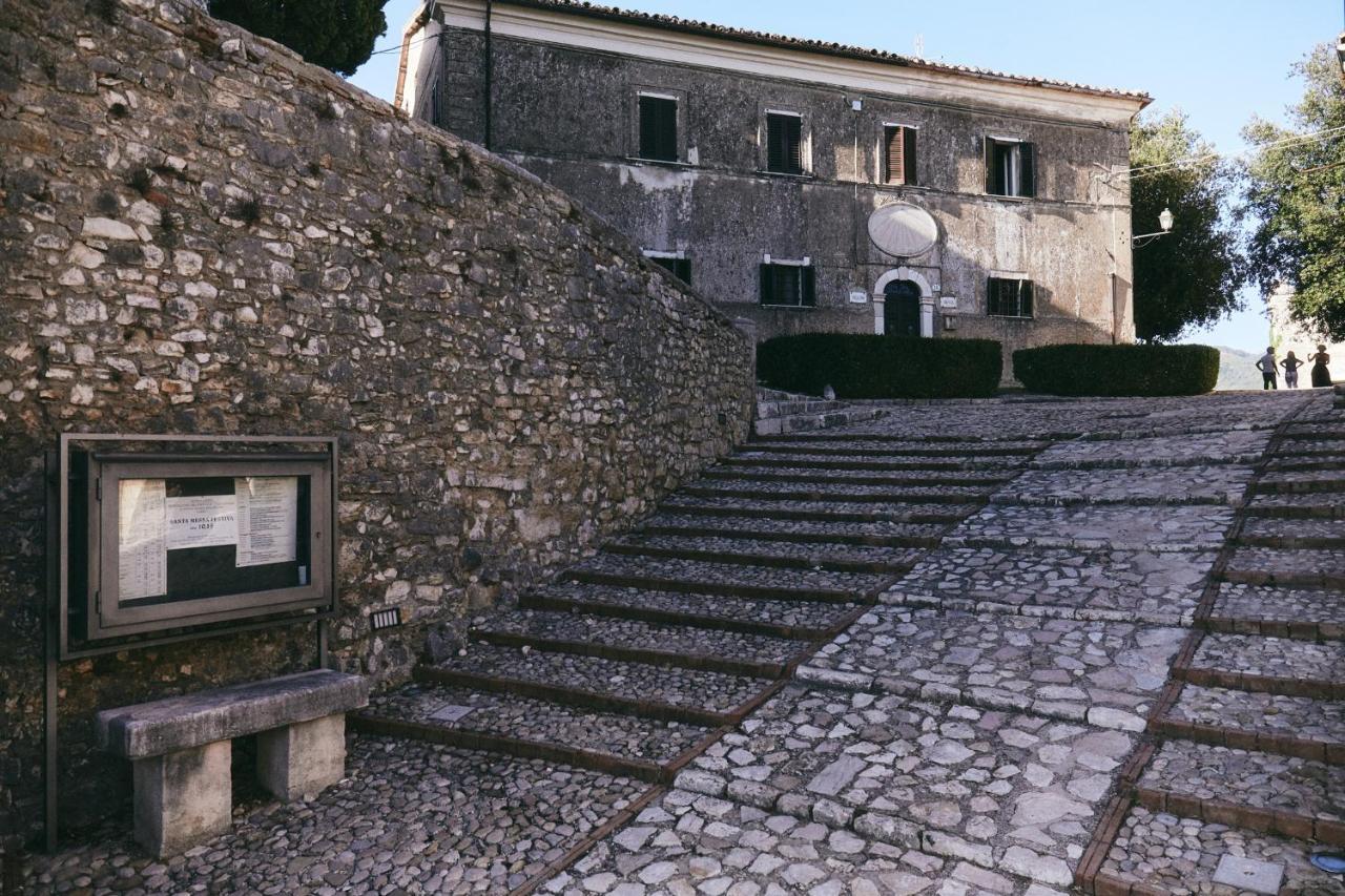 Albergo Diffuso Crispolti Labro Buitenkant foto