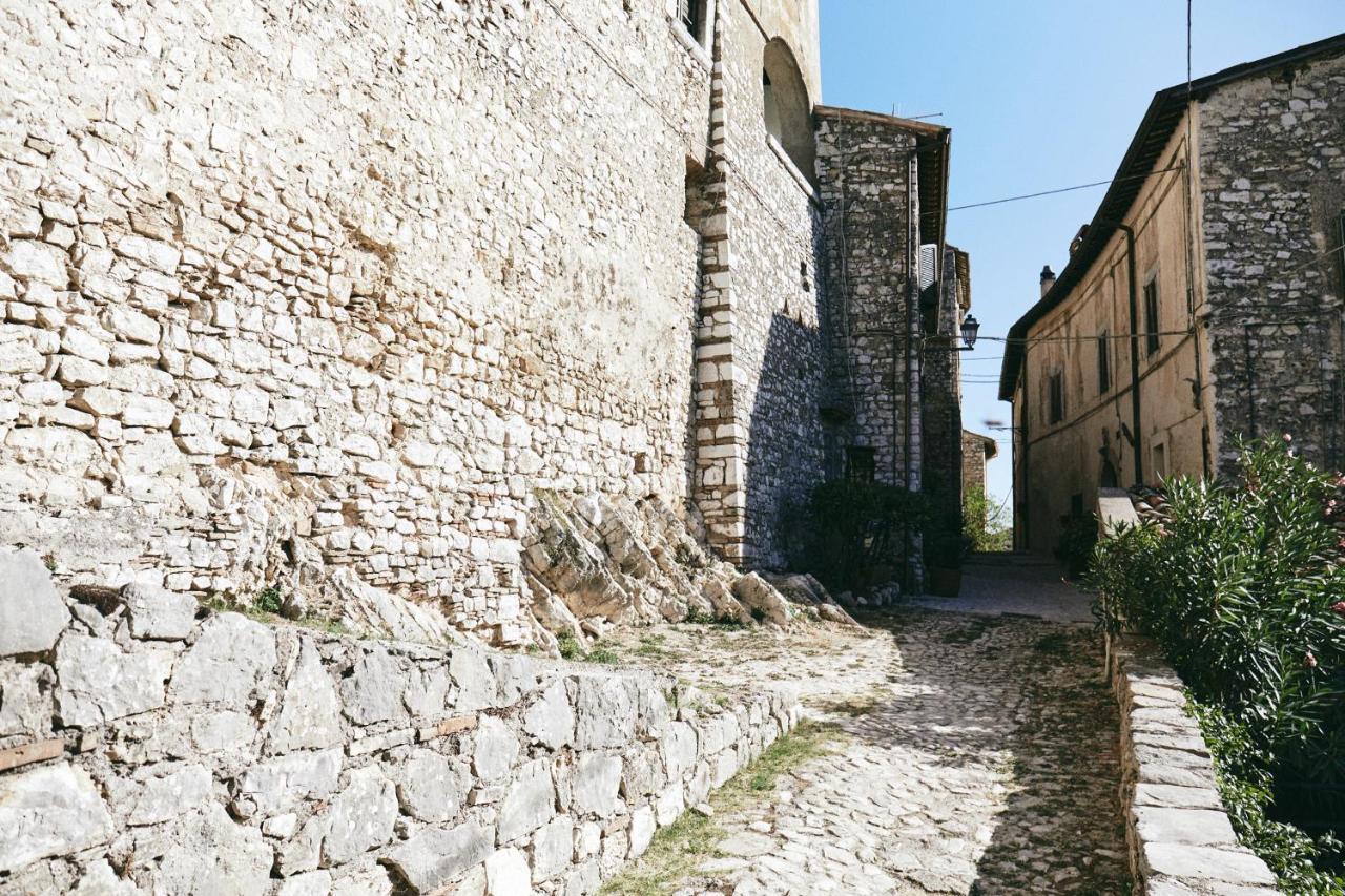 Albergo Diffuso Crispolti Labro Buitenkant foto