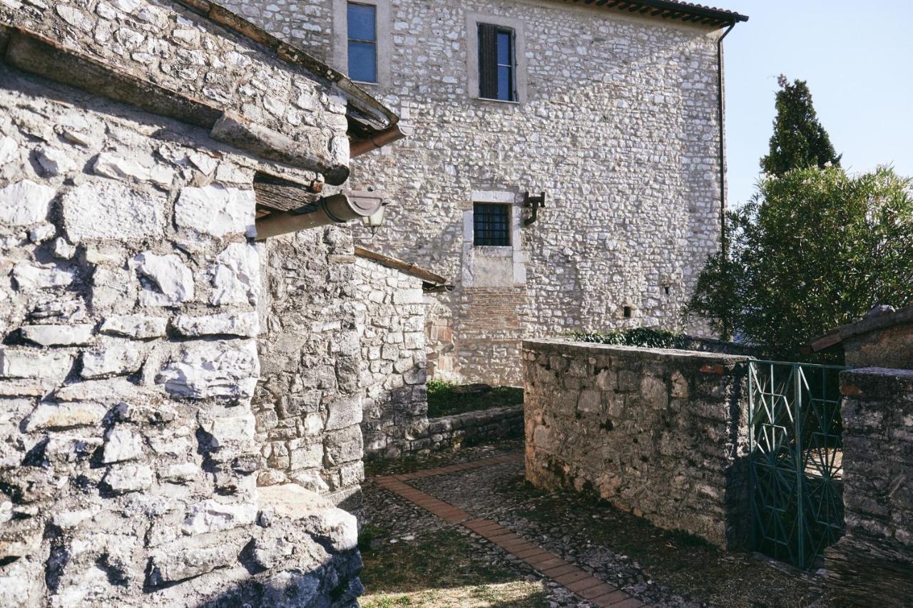 Albergo Diffuso Crispolti Labro Buitenkant foto