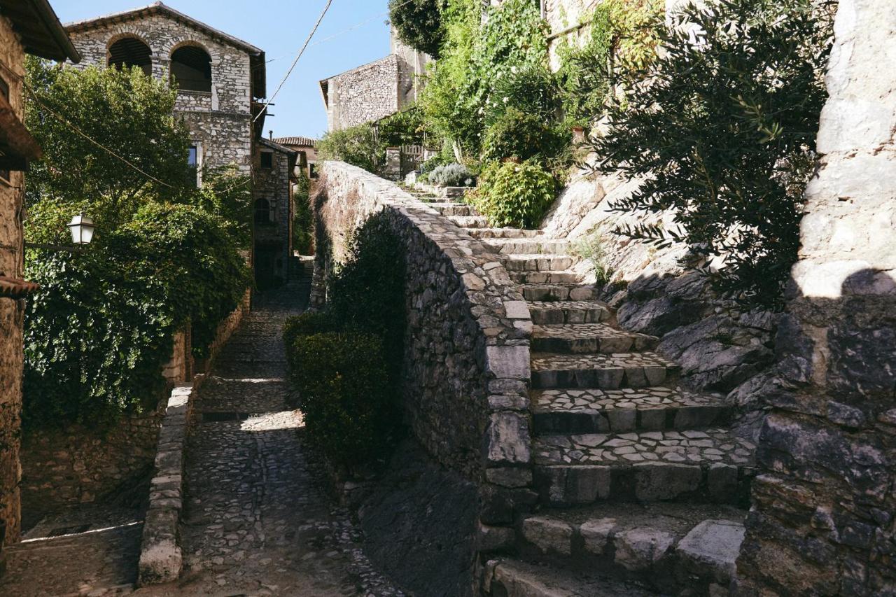 Albergo Diffuso Crispolti Labro Buitenkant foto