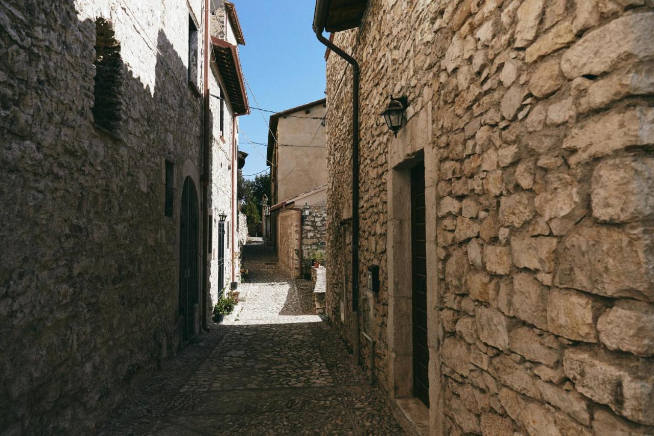 Albergo Diffuso Crispolti Labro Buitenkant foto