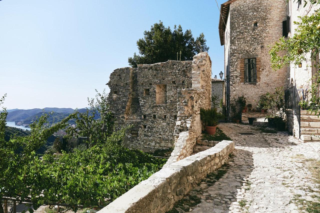 Albergo Diffuso Crispolti Labro Buitenkant foto