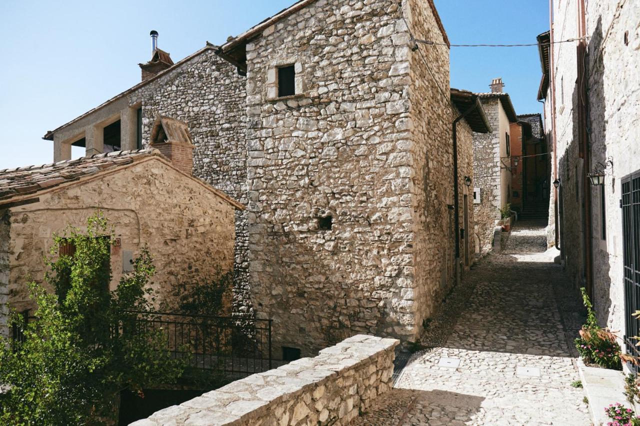 Albergo Diffuso Crispolti Labro Buitenkant foto