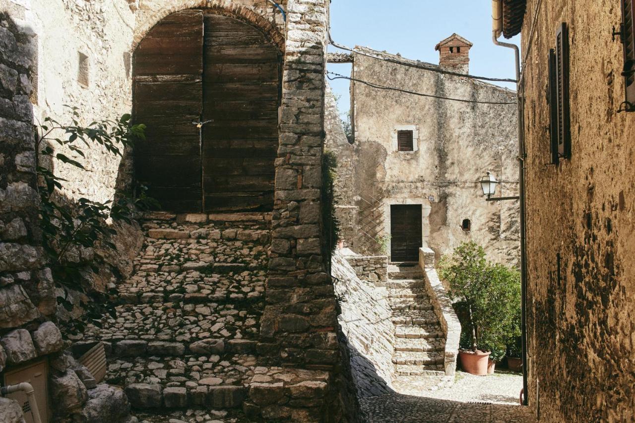 Albergo Diffuso Crispolti Labro Buitenkant foto