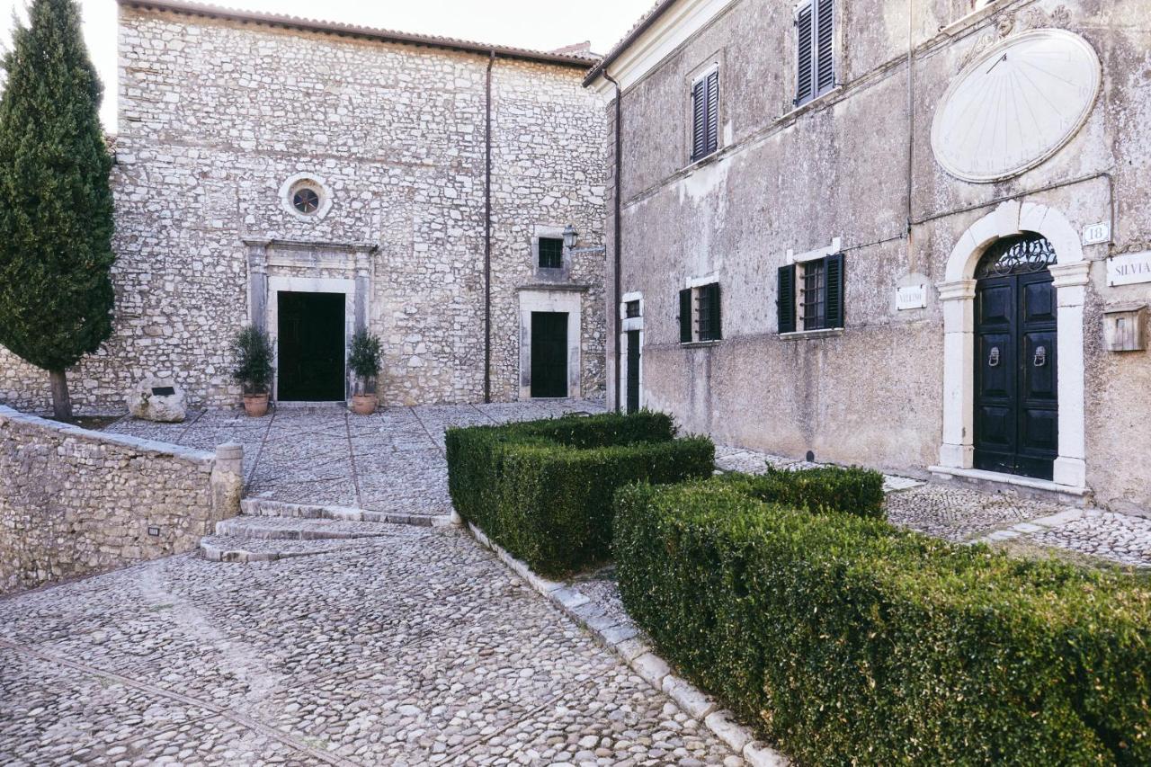 Albergo Diffuso Crispolti Labro Buitenkant foto