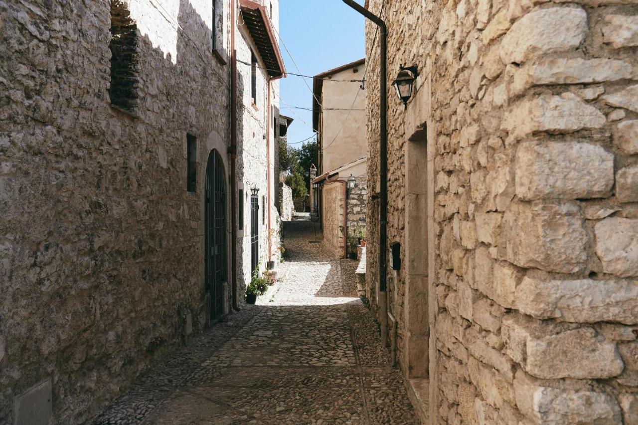 Albergo Diffuso Crispolti Labro Buitenkant foto