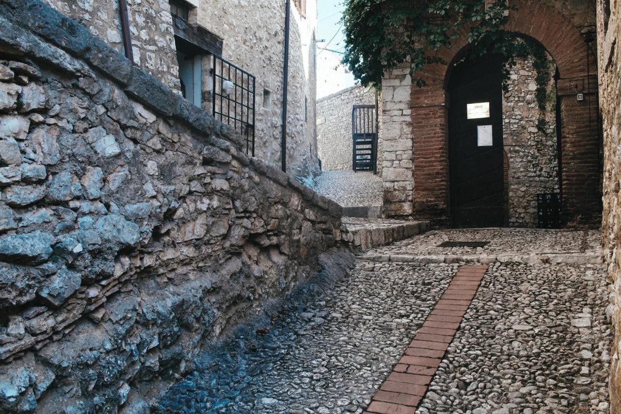 Albergo Diffuso Crispolti Labro Buitenkant foto