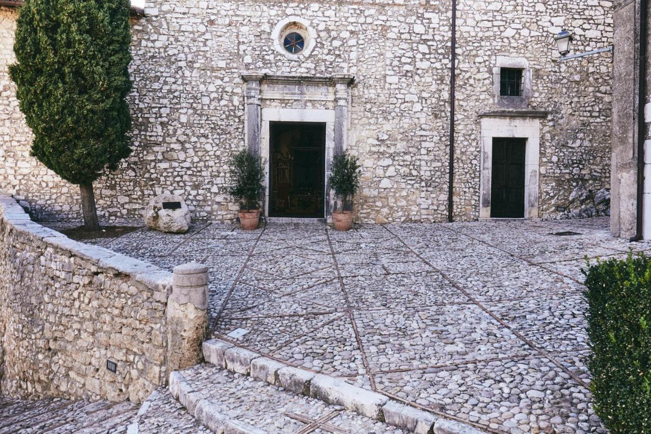 Albergo Diffuso Crispolti Labro Buitenkant foto